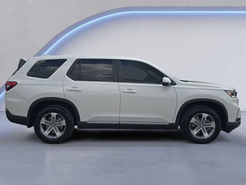 Used 2025 Honda Pilot EX-L image 7