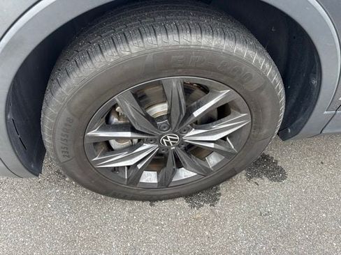 Used 2022 Volkswagen Tiguan SE FWD image 4