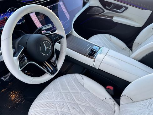 Certified 2023 Mercedes-Benz EQS 580 4MATIC Sedan image 9