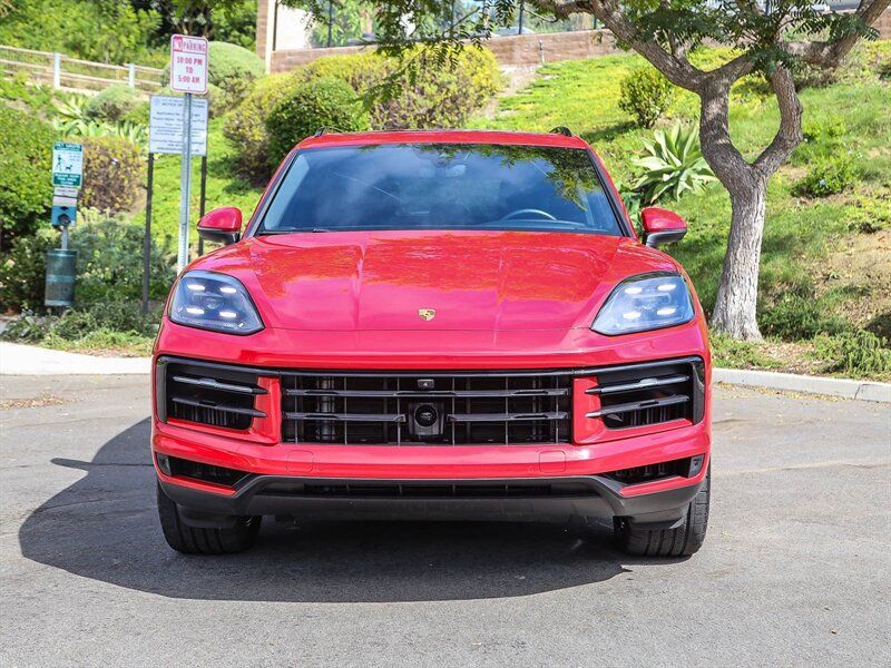 Used 2024 Porsche Cayenne AWD/4WD image 8