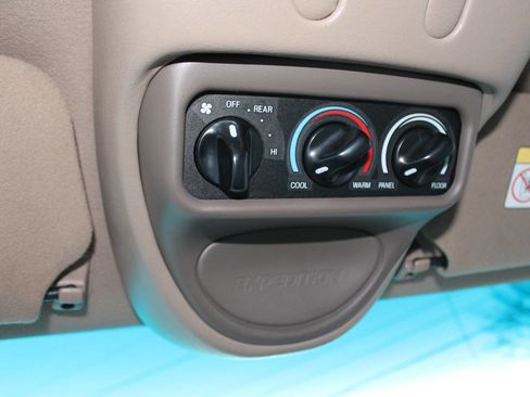 Used 1998 Ford Expedition XLT image 42