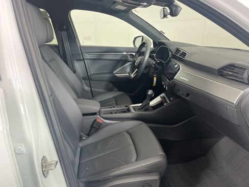 Used 2025 Audi Q3 2.0T Premium image 8