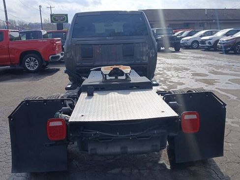 Used 2021 RAM 5500 Tradesman w/ Chrome Appearance Group RWD image 13