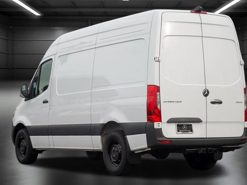 Used 2025 Mercedes-Benz Sprinter 2500 image 10