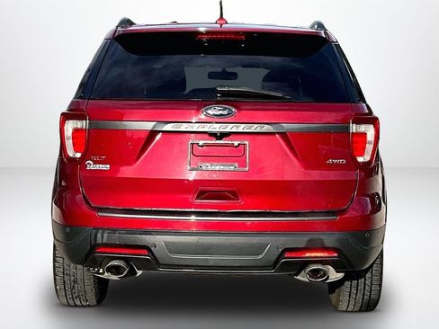 Used 2018 Ford Explorer XLT w/ XLT Appearance Package AWD/4WD image 6