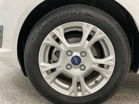 Used 2014 Ford Fiesta SE image 24