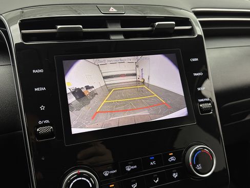 Used 2024 Hyundai Tucson SE image 19