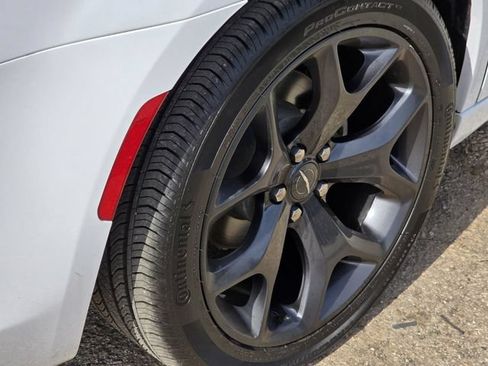 Used 2021 Chrysler 300 Touring w/ Sport Appearance Package RWD image 8