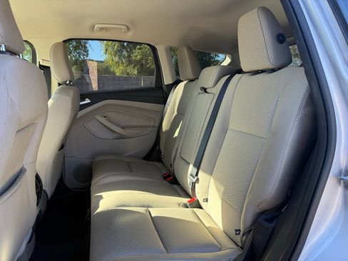 Used 2019 Ford Escape SE image 9