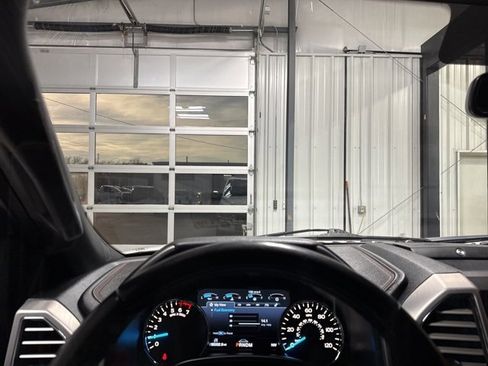 Used 2020 Ford F150 Platinum w/ Equipment Group 701A Luxury image 3