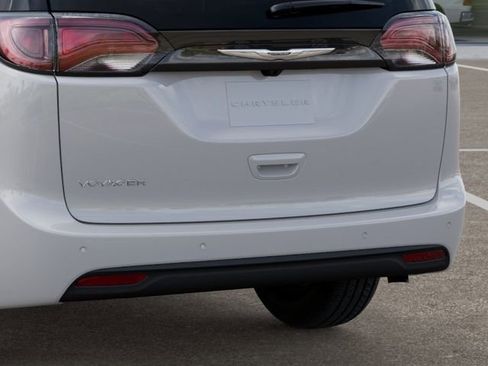 New 2026 Chrysler Voyager LX image 13
