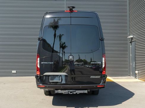 Used 2024 Mercedes-Benz Sprinter 3500 image 8