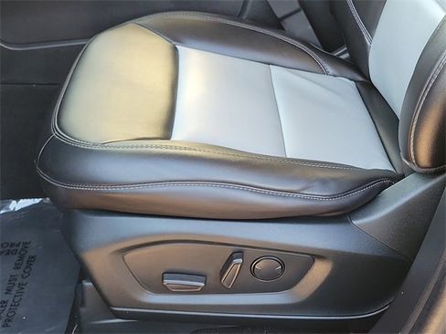 Certified 2022 Ford Explorer XLT w/ Equipment Group 202A image 15