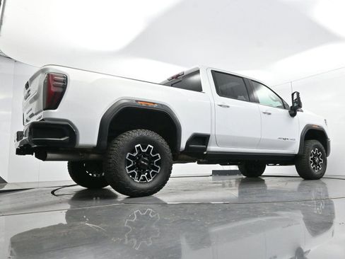 Used 2025 GMC Sierra 2500 AT4X image 54