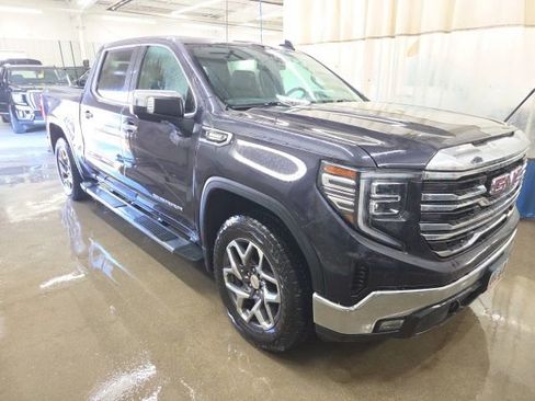 Used 2023 GMC Sierra 1500 SLT w/ SLT Premium Package AWD/4WD image 3