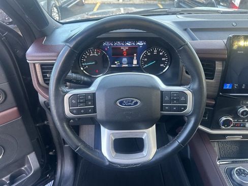 Used 2024 Ford Expedition Limited image 16