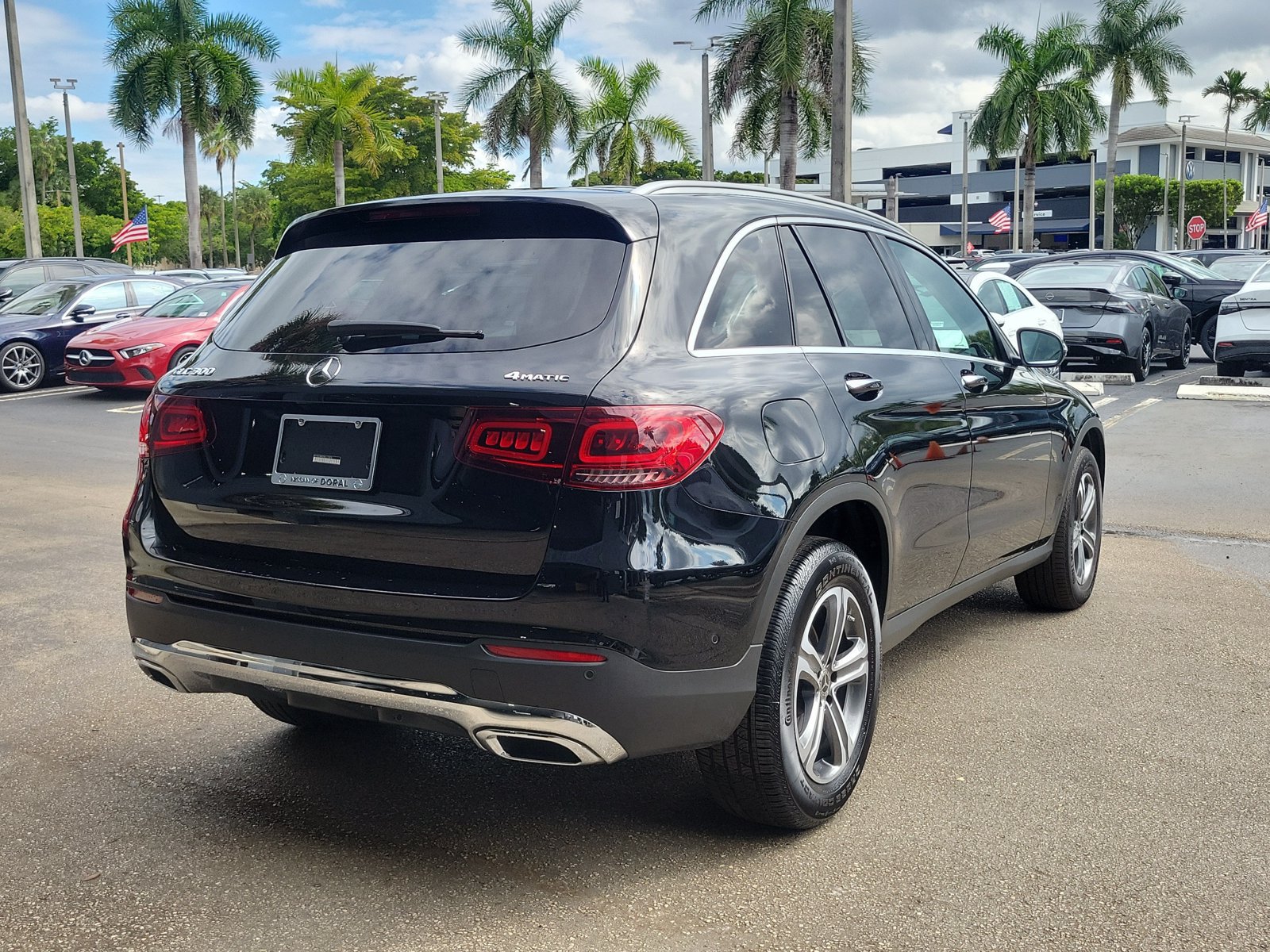 Used 2022 Mercedes-Benz GLC 300 4MATIC w/ Premium Package Lite image 4