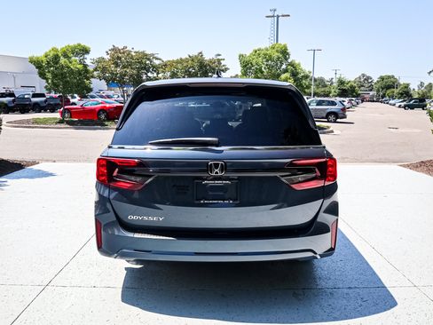 New 2026 Honda Odyssey EX-L image 9