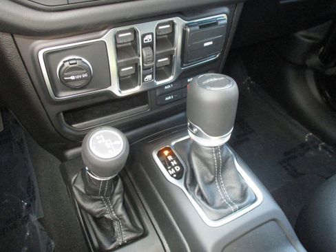 New 2026 Jeep Gladiator Sport image 28