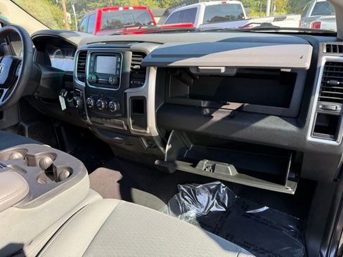 Used 2018 RAM 1500 Classic SLT image 26