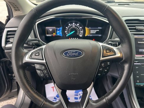 Used 2014 Ford Fusion Titanium image 17