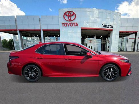 Certified 2023 Toyota Camry SE FWD image 4