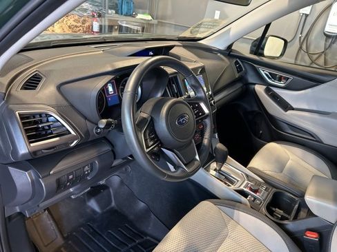 Used 2023 Subaru Forester Premium image 2