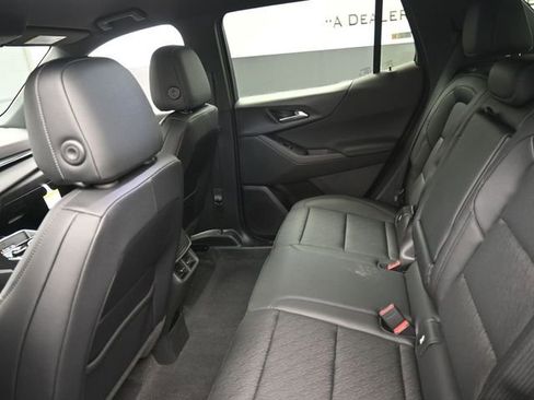 New 2026 Chevrolet Equinox LT w/ Convenience Package II FWD image 9