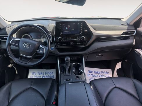 Used 2022 Toyota Highlander XLE AWD/4WD image 10