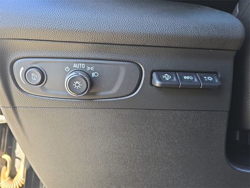 Used 2021 Buick Envision Essence w/ Technology Package I image 29