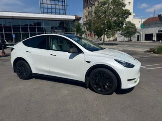 Used 2021 Tesla Model Y Long Range video 2