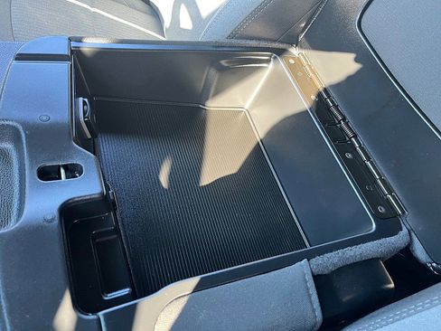 Used 2024 RAM 2500 Big Horn w/ Bed Utility Group image 38