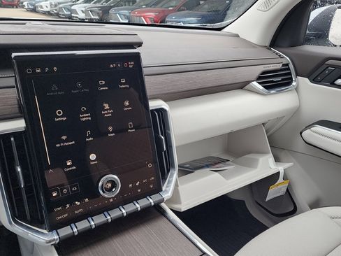 New 2026 GMC Acadia Denali image 38