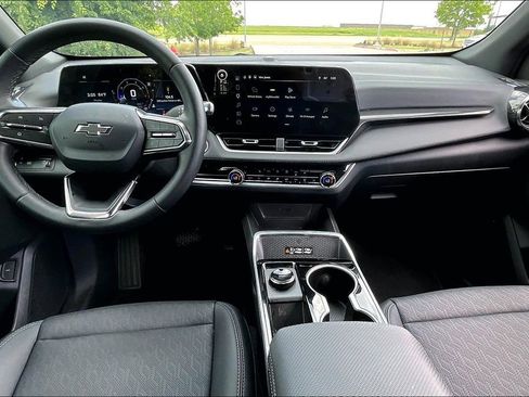 Used 2026 Chevrolet Equinox LT w/ Convenience Package II FWD image 20