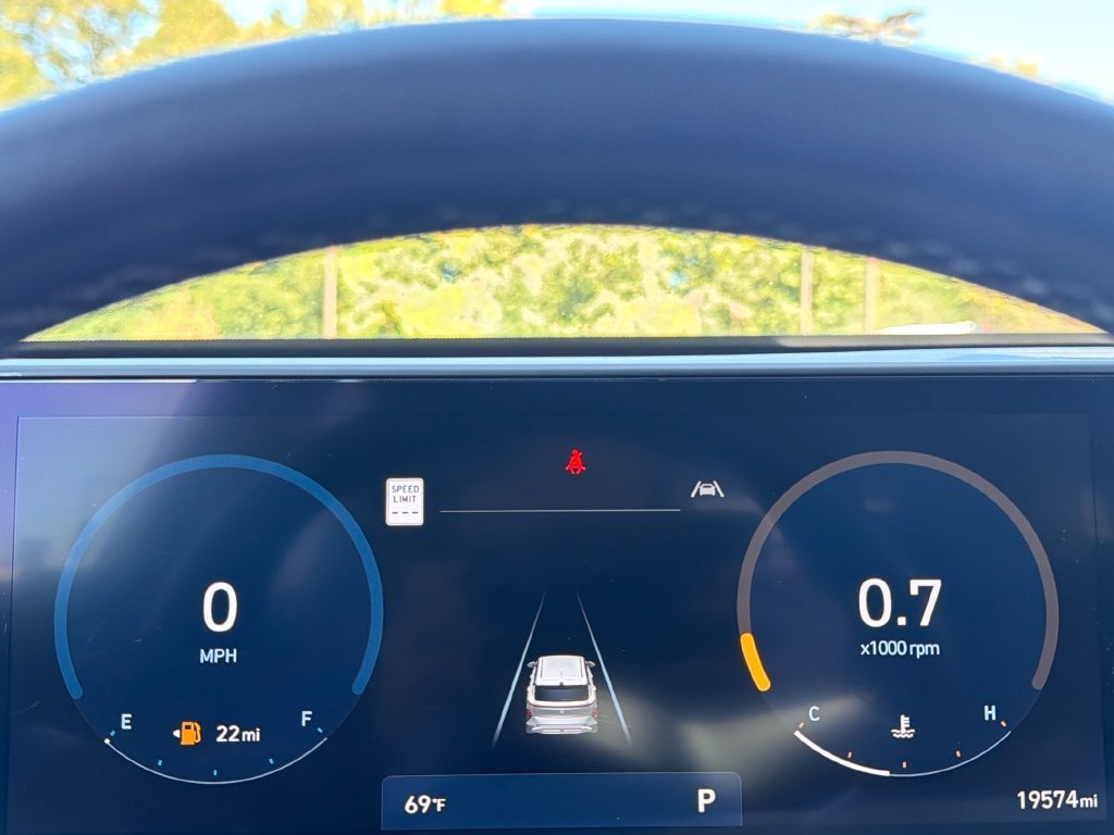 Certified 2024 Hyundai Kona Limited AWD/4WD image 17