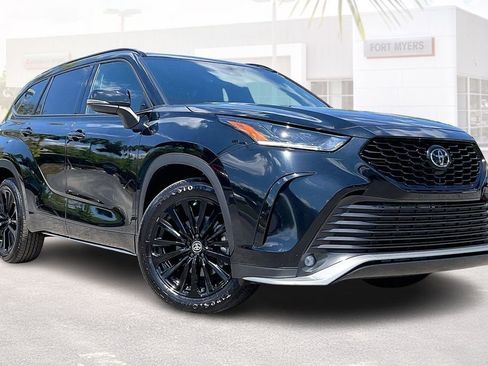 Used 2025 Toyota Highlander XSE image 1