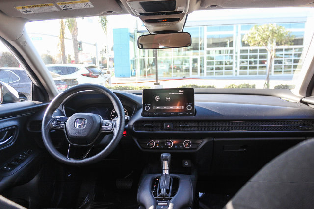 Used 2024 Honda HR-V LX image 16