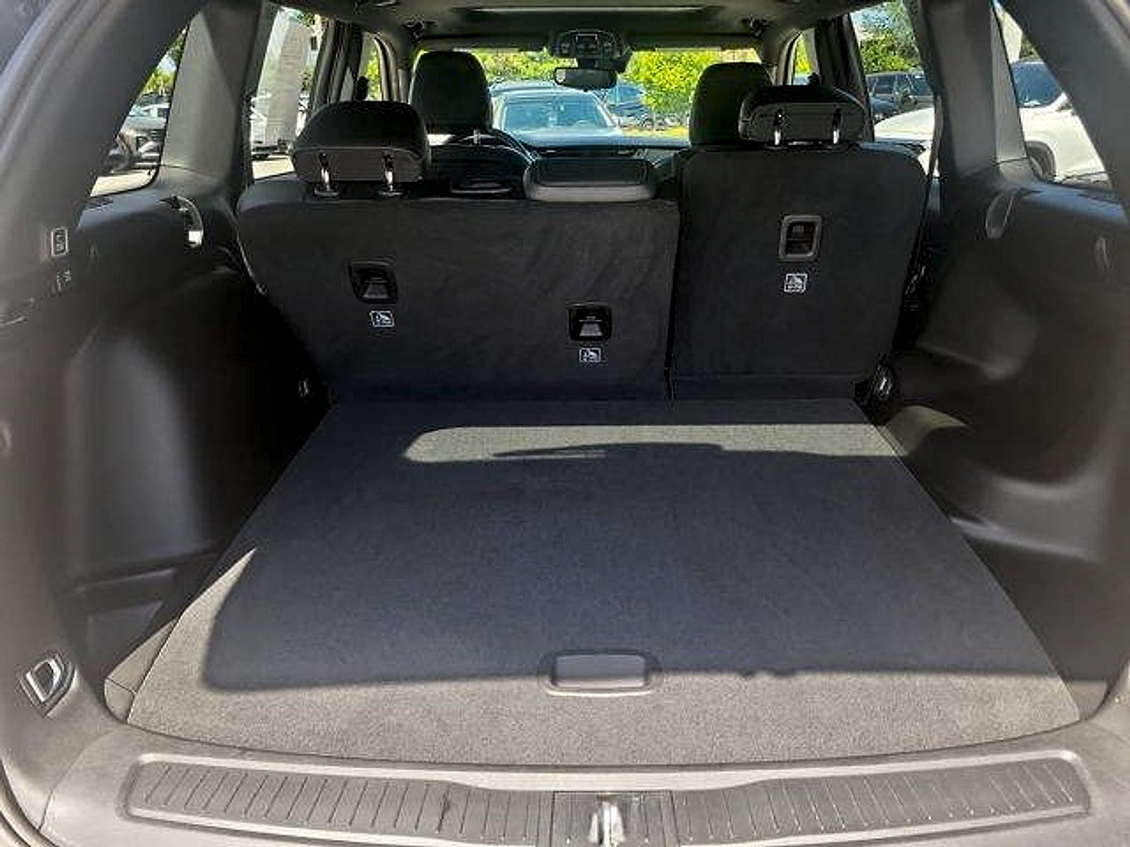 Used 2023 Jeep Grand Cherokee Altitude RWD image 11