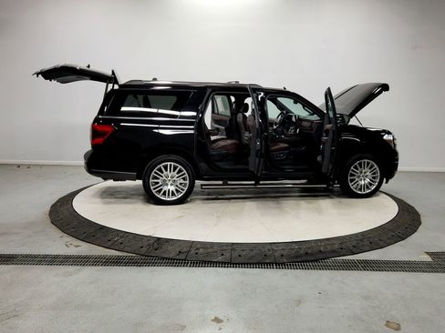 Used 2024 Ford Expedition Max Limited image 16