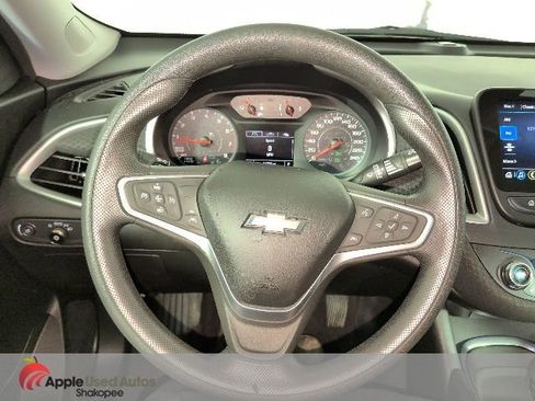 Used 2023 Chevrolet Malibu LT image 17