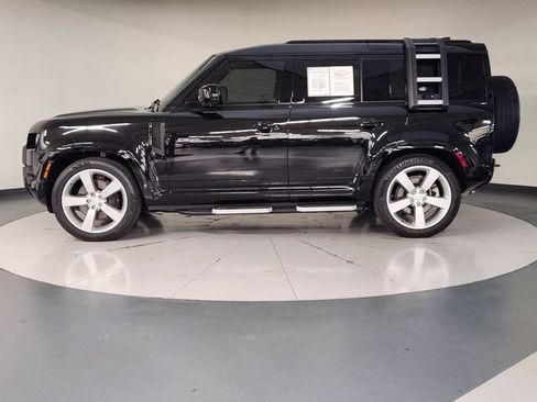 Used 2023 Land Rover Defender 110 X-Dynamic SE image 5