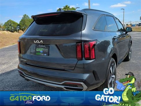 Used 2023 Kia Sorento S image 5