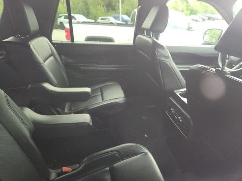 Used 2021 Ford Expedition XLT AWD/4WD image 4