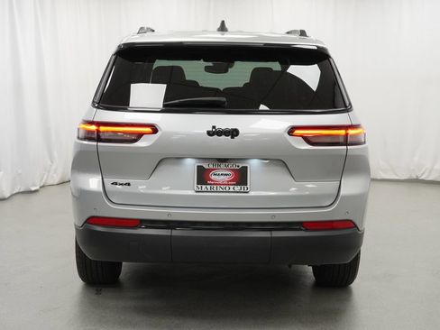Certified 2024 Jeep Grand Cherokee L Altitude AWD/4WD image 10