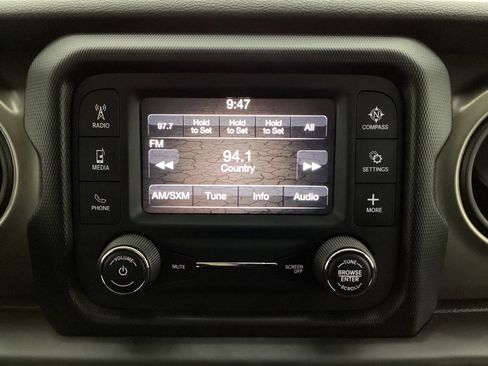 Used 2018 Jeep Wrangler Unlimited Sport image 34