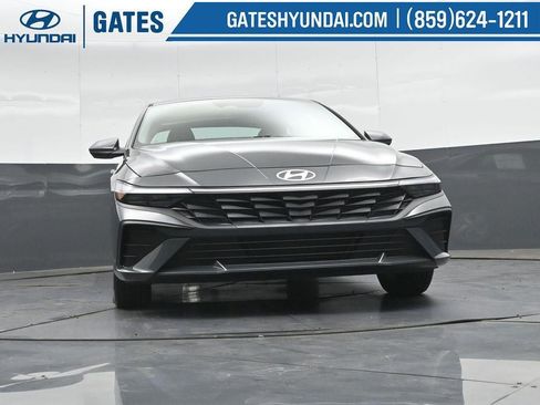 New 2026 Hyundai Elantra SE FWD image 38
