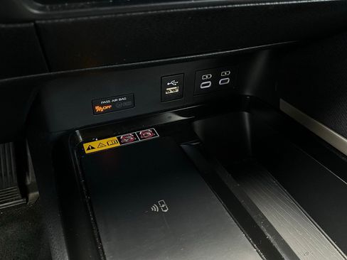 Used 2025 Toyota Camry LE image 24