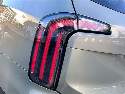 Used 2024 Kia Telluride SX Prestige X-Pro AWD/4WD image 32