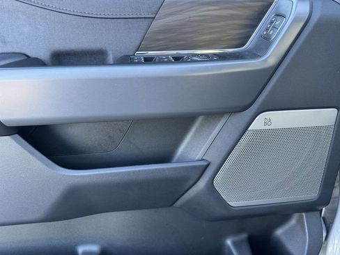 Used 2025 Ford F150 Lightning Lariat image 14