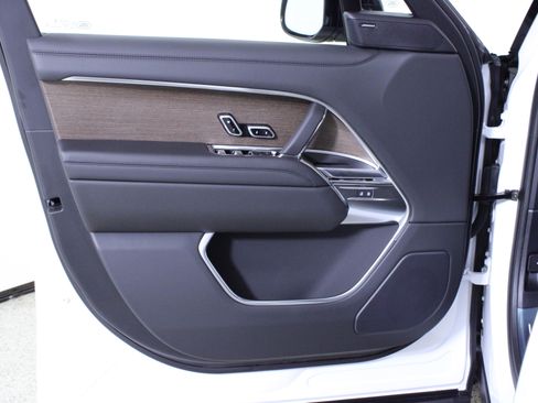 New 2026 Land Rover Range Rover SE image 15